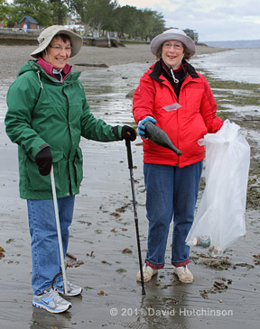 cleanup-volunteers